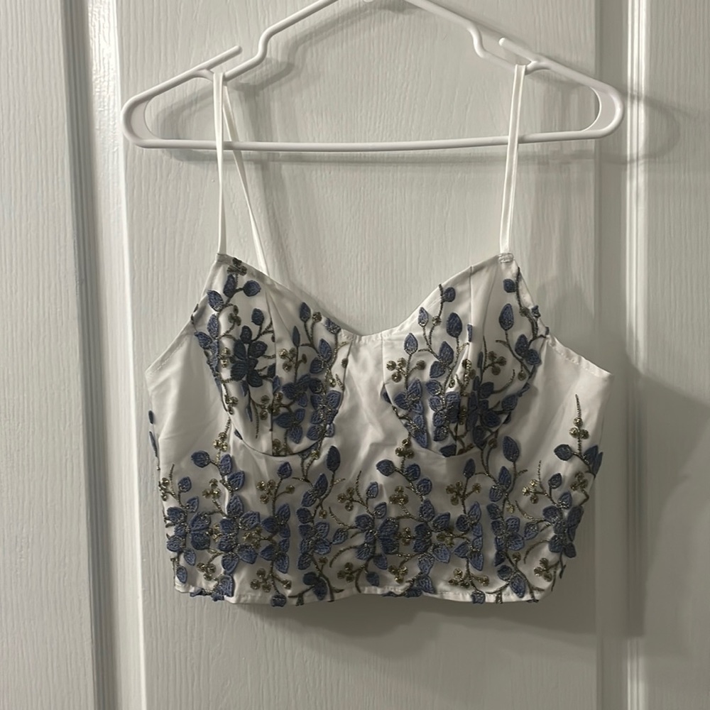 Corset top. Sown pattern flowers
